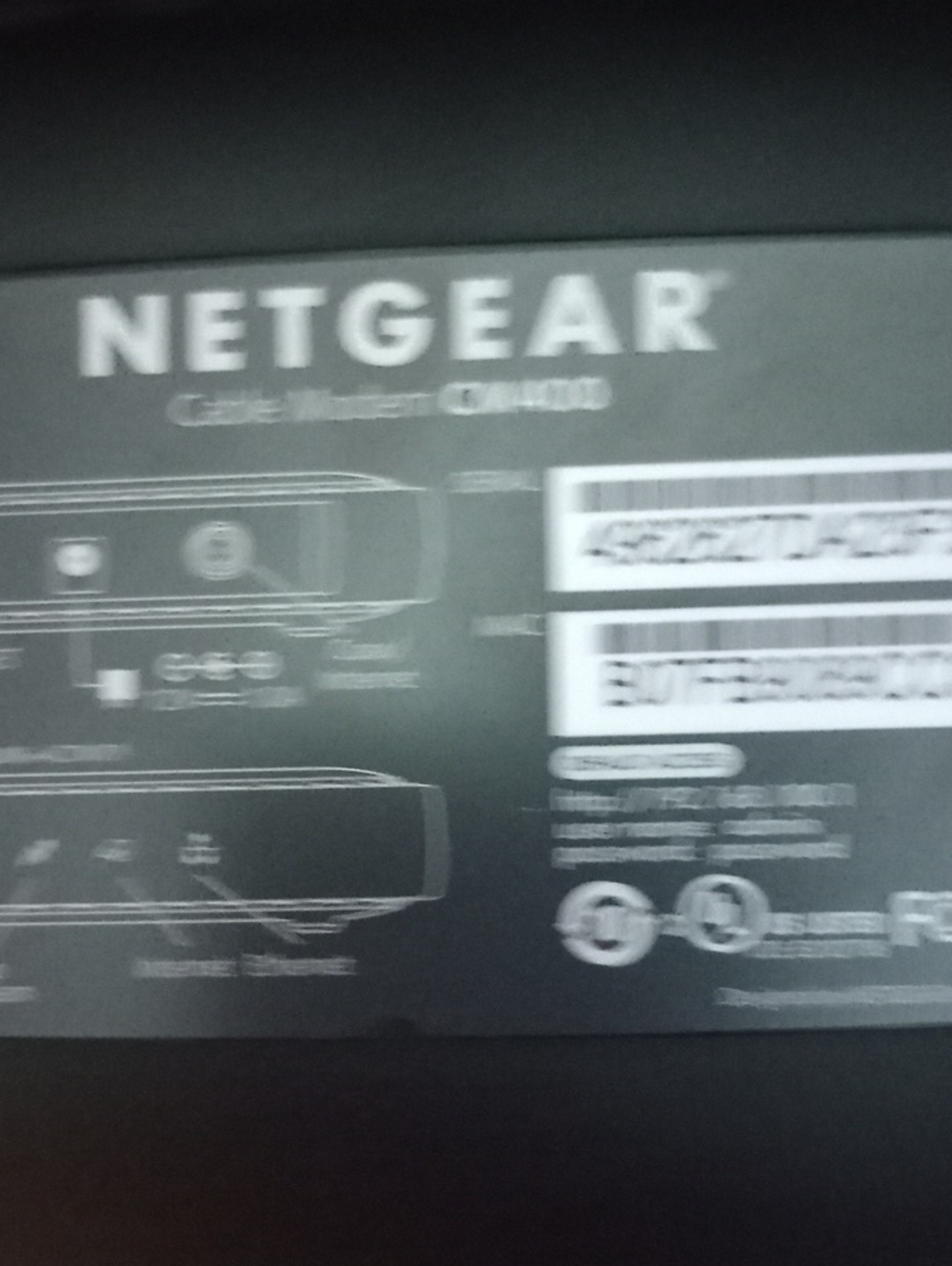 netgear Black Compact Router with Venting Detail - Picture 4 of 7